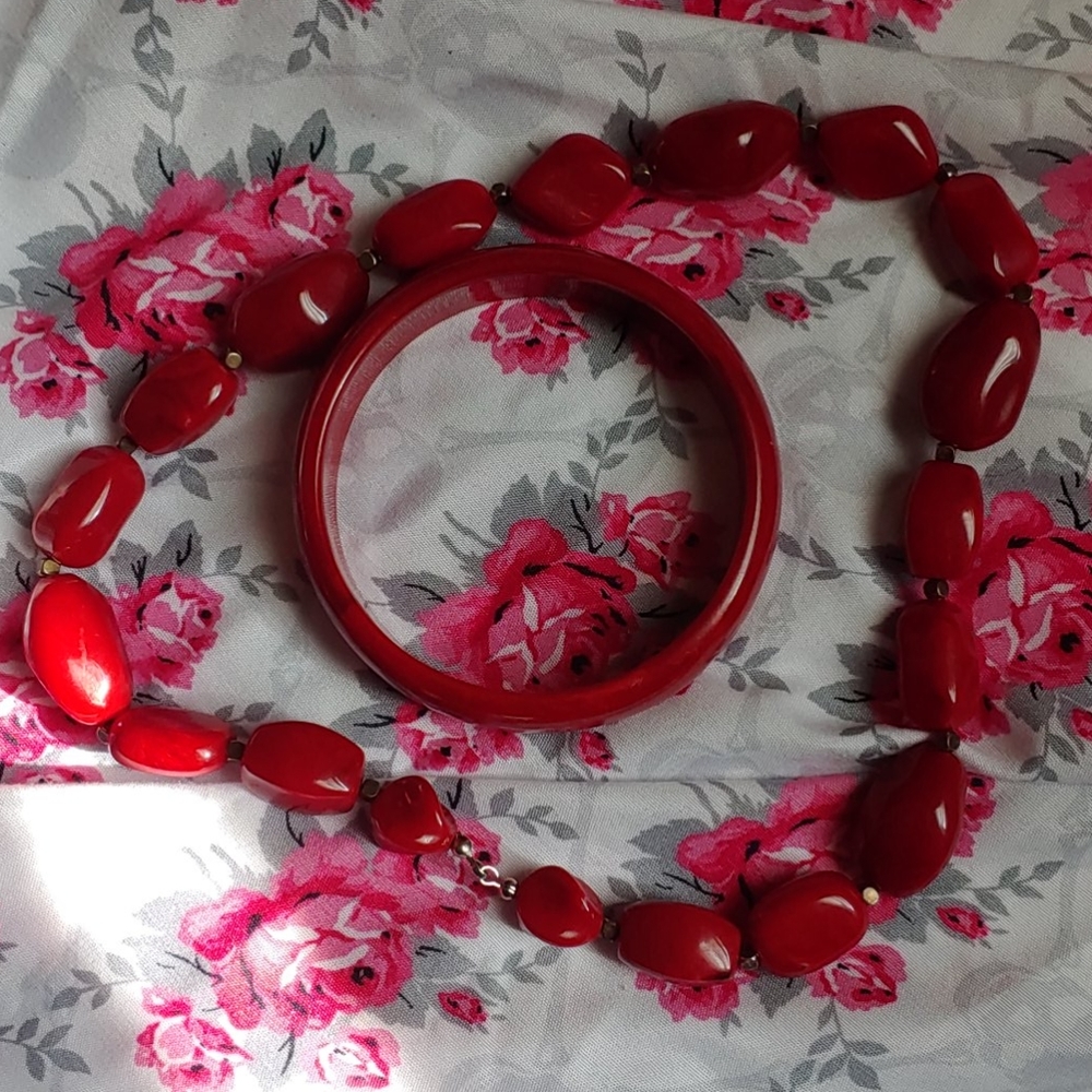 Bebe bangle and necklace set